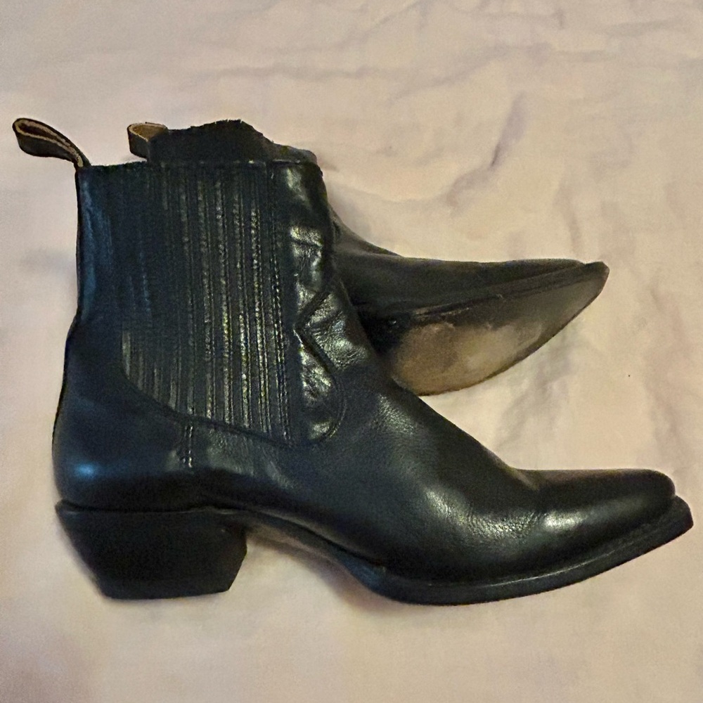 Frye Sacha Chelsea boots 8.5